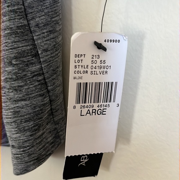 NWT - AB Studio Top - Picture 3 of 4